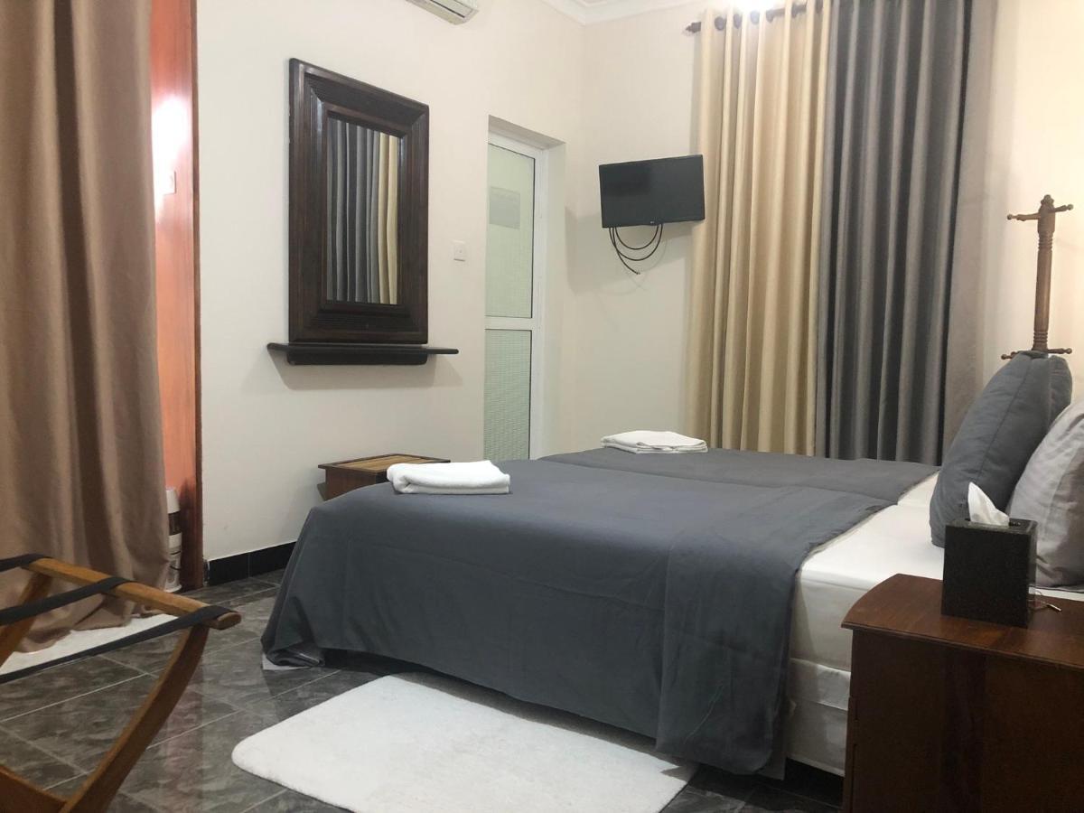 Bed and Breakfast West Dene Negombo Esterno foto