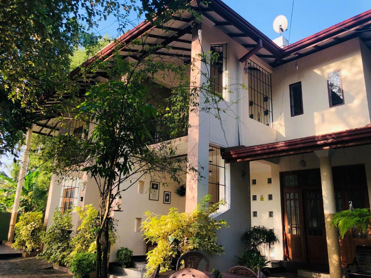 Bed and Breakfast West Dene Negombo Esterno foto