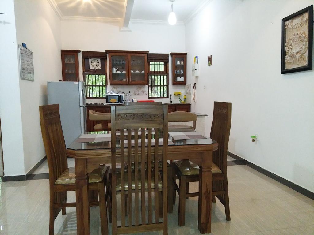 Bed and Breakfast West Dene Negombo Esterno foto