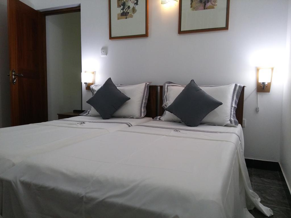 Bed and Breakfast West Dene Negombo Esterno foto