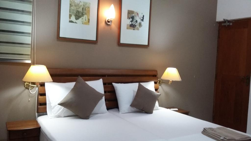 Bed and Breakfast West Dene Negombo Esterno foto