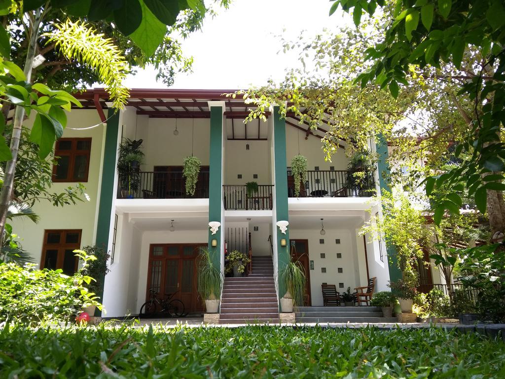 Bed and Breakfast West Dene Negombo Esterno foto