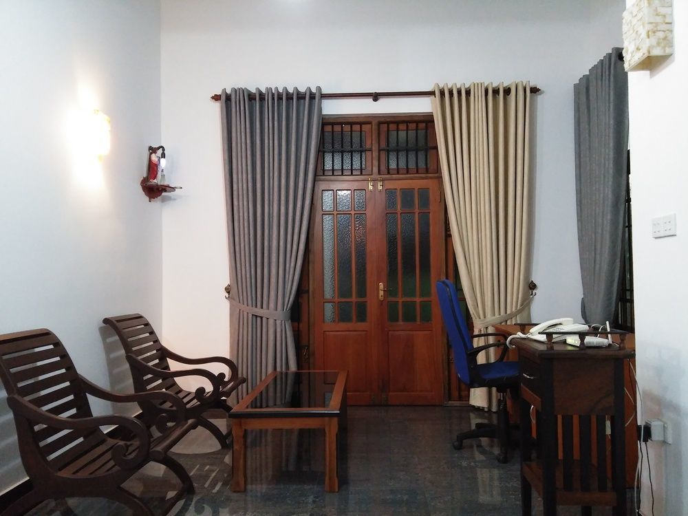 Bed and Breakfast West Dene Negombo Esterno foto