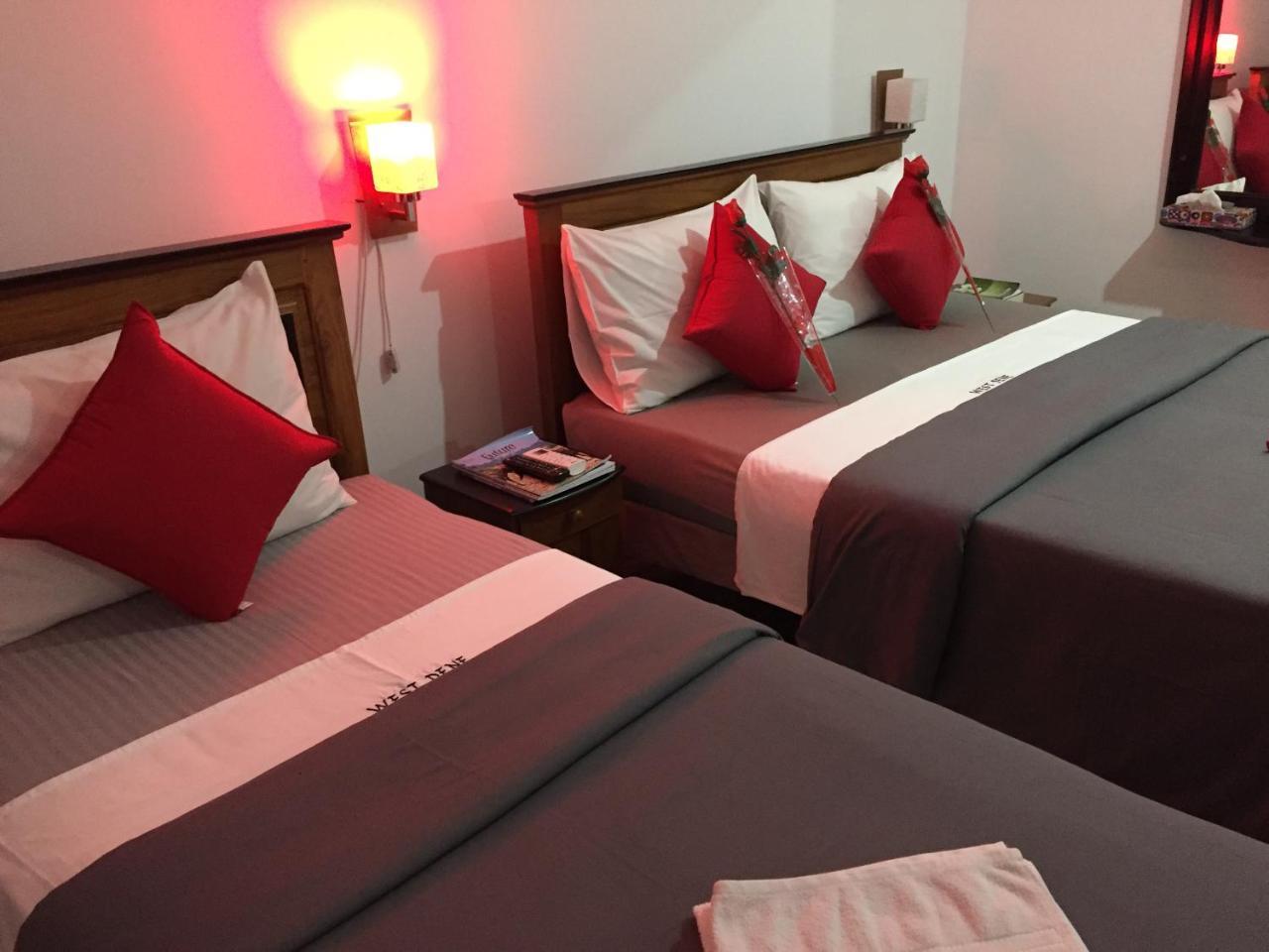 Bed and Breakfast West Dene Negombo Esterno foto