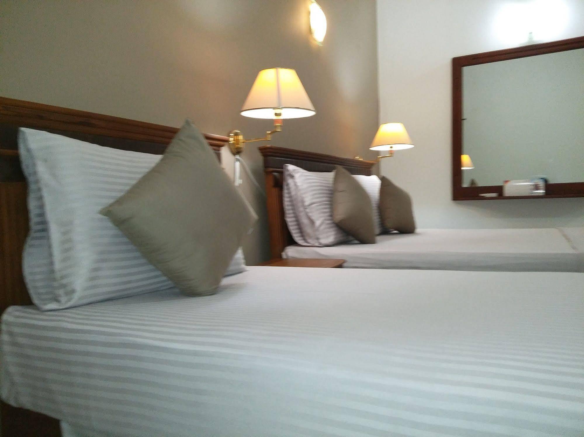 Bed and Breakfast West Dene Negombo Esterno foto