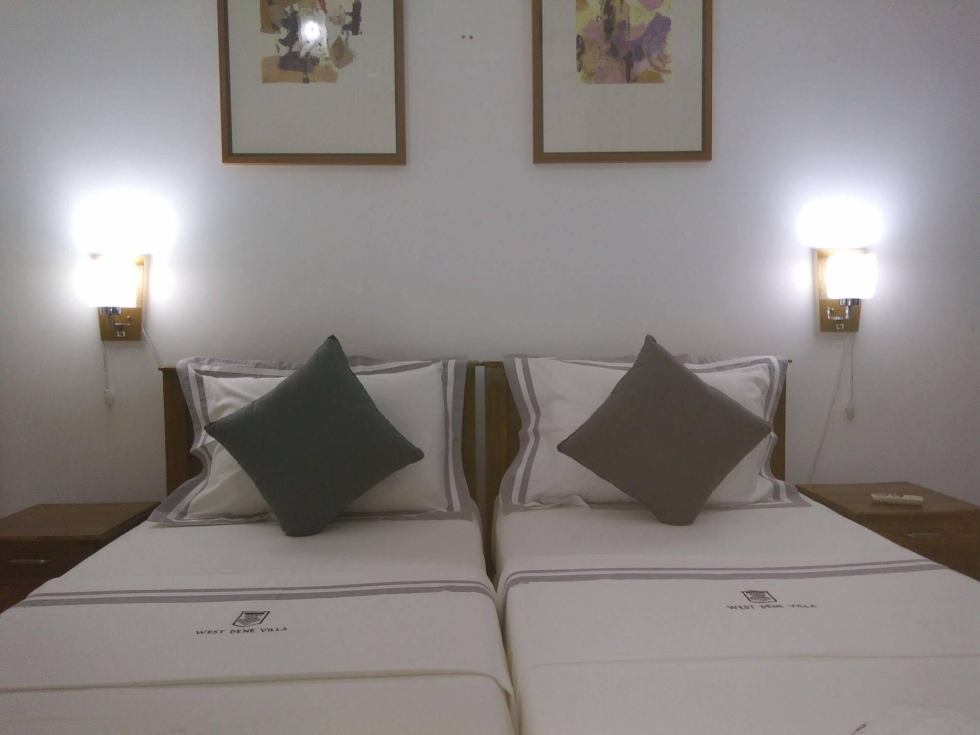 Bed and Breakfast West Dene Negombo Esterno foto