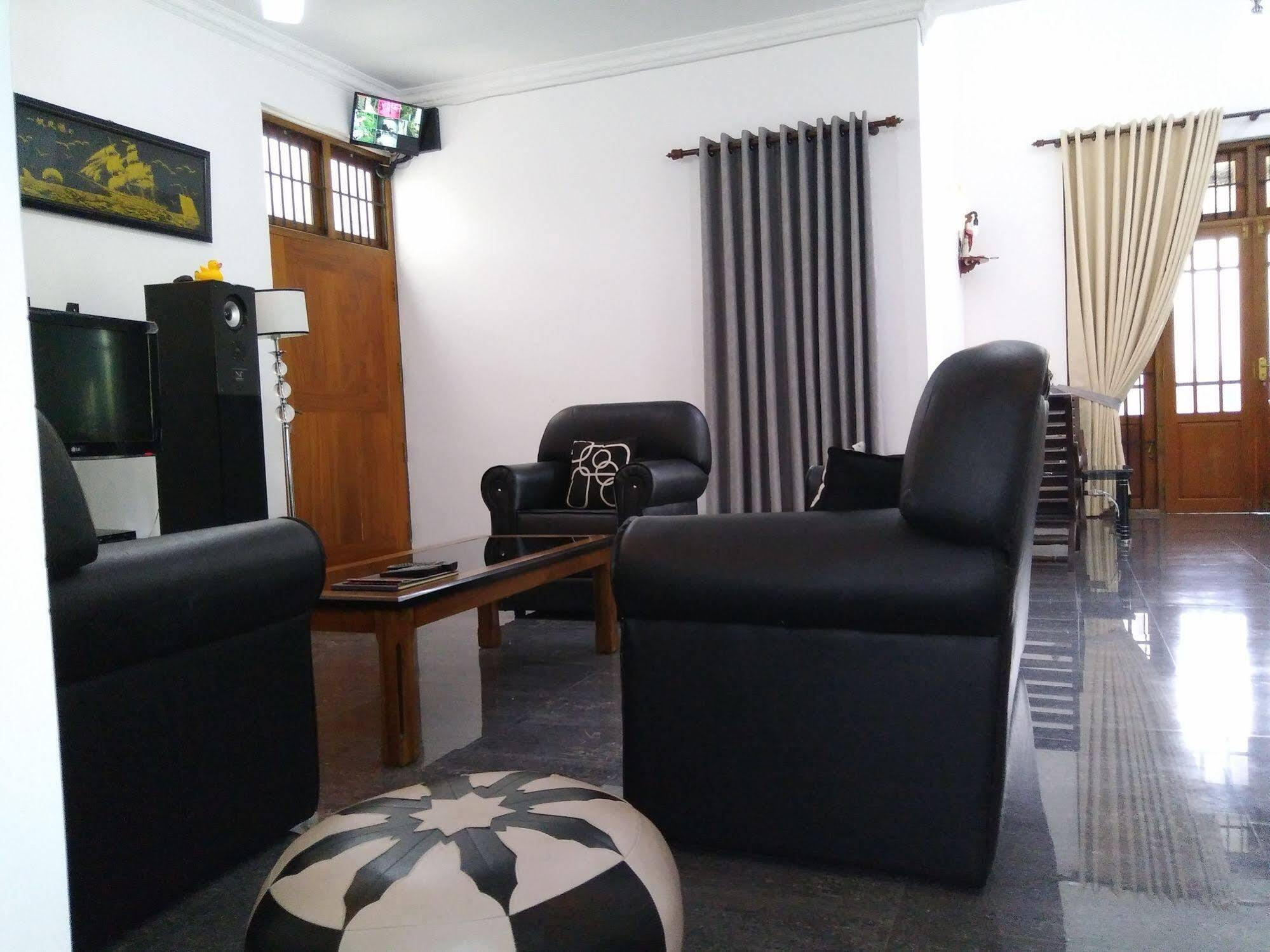 Bed and Breakfast West Dene Negombo Esterno foto
