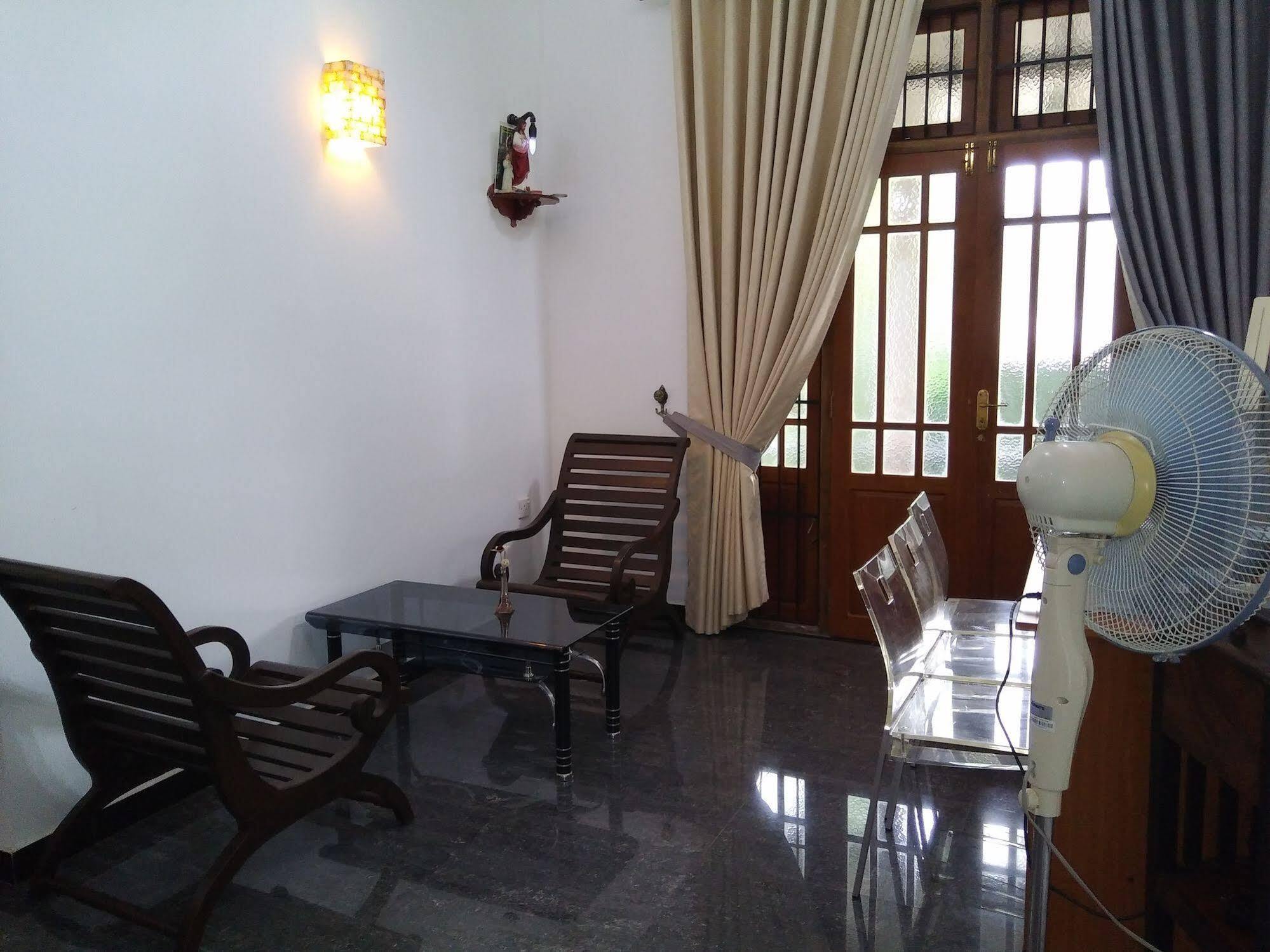 Bed and Breakfast West Dene Negombo Esterno foto